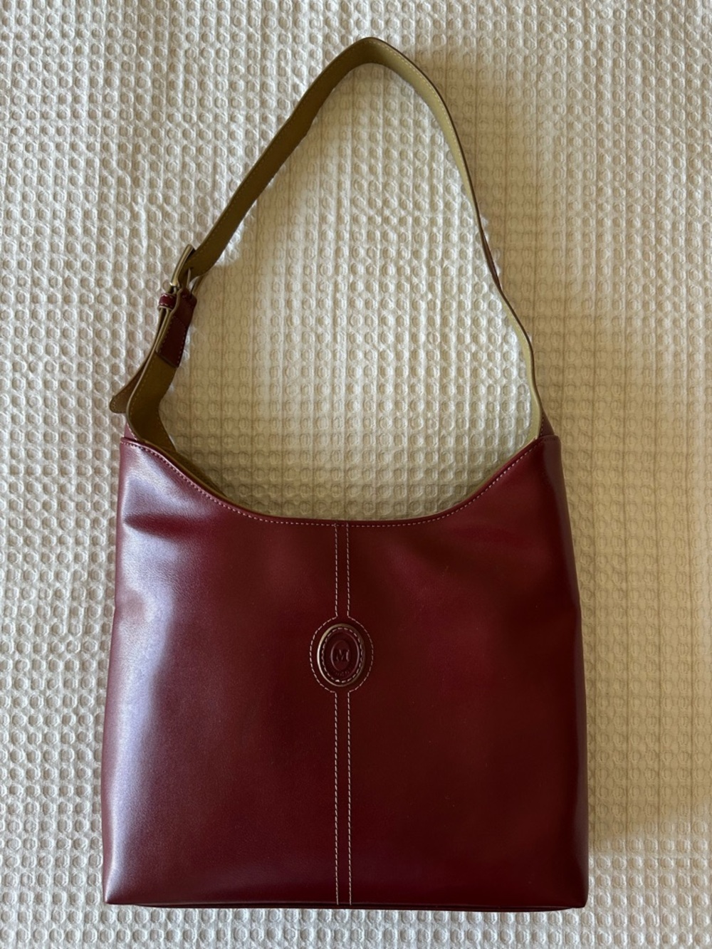 Leather Shoulder Bag in Burgundy - Mondani New York Vintage